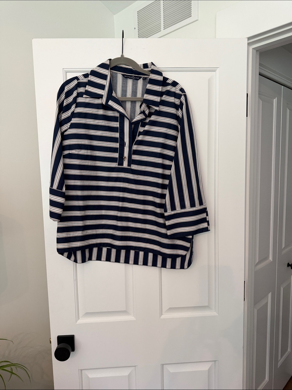 Duffiekd lane Navy and White Collared Women's Top